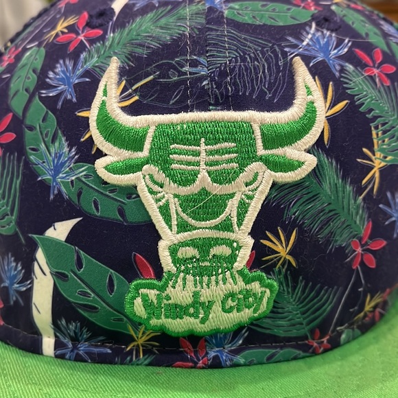 CHICAGO BULLS FLORAL 9FIFTY HAT - Picture 2 of 4